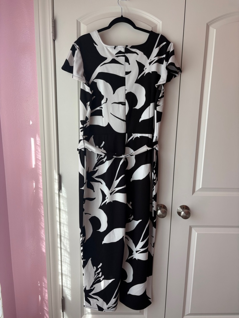 Liz Claiborne Black and White Floral Tie-Waist Jumpsuit - Picture 2 of 12